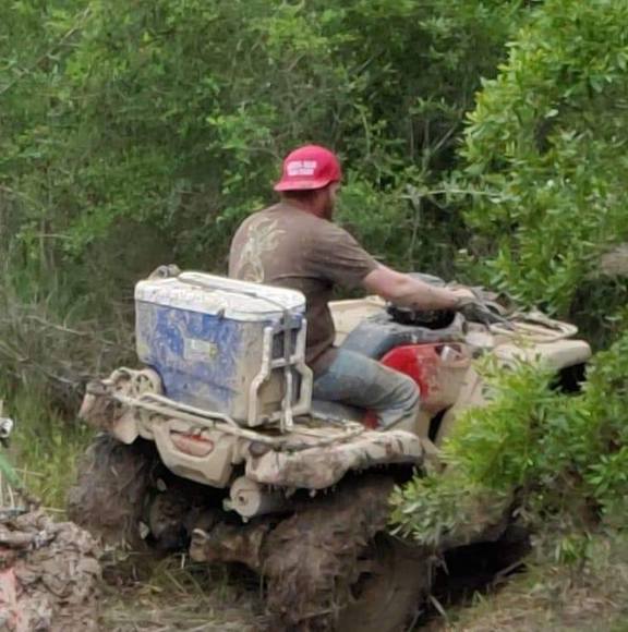 Profile Picture of Matt Vickers (@mailcom) on Poshmark