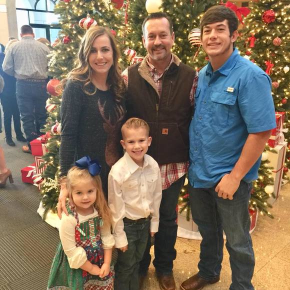 Profile Picture of Tyler Bussell (@tybarnes09) on Poshmark