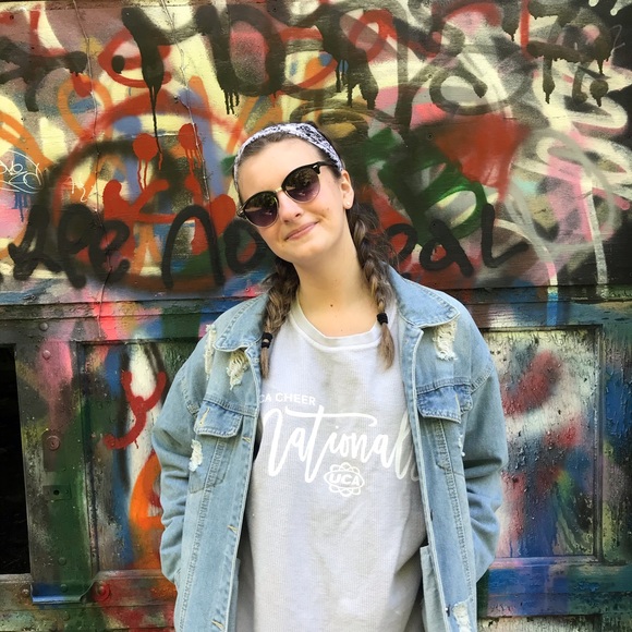 Profile Picture of Danielle Guarasci (@daniguarasci) on Poshmark