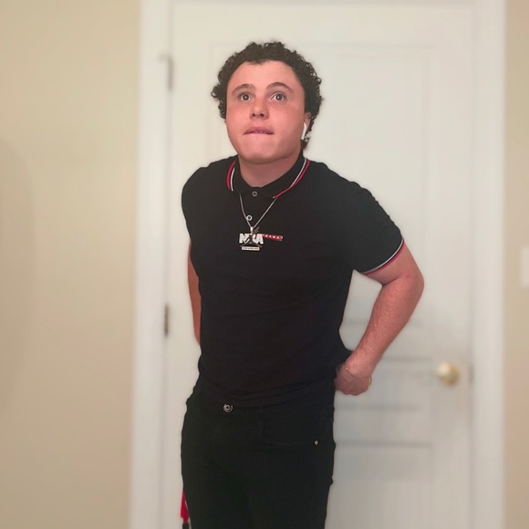 Profile Picture of Jason Gray (@vonj326) on Poshmark