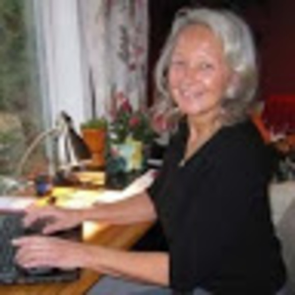 Profile Picture of Lanell Aalderink (@lanellaalderink) on Poshmark