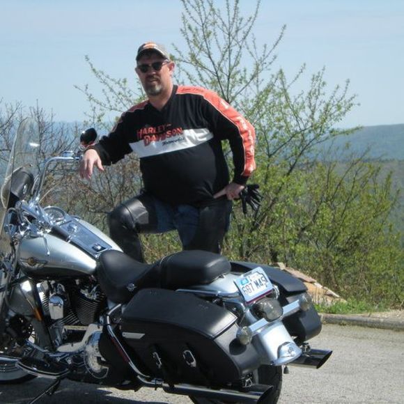 Profile Picture of Wayne Clark (@onehot350) on Poshmark