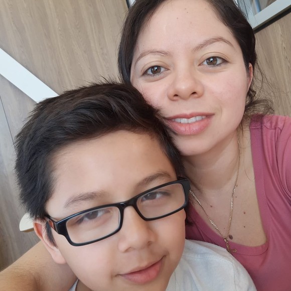 Profile Picture of Arely Barrera (@arely12231988) on Poshmark