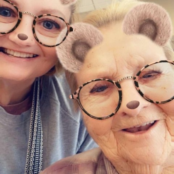 Profile Picture of Heather Plueger (@heatherplueger) on Poshmark