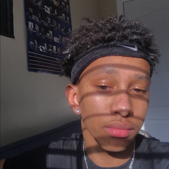 Profile Picture of Evan Van zyl (@evanvz16) on Poshmark