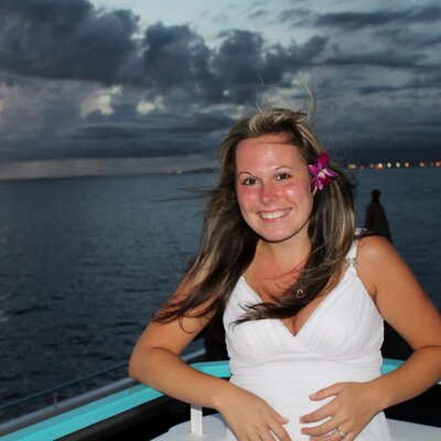 Profile Picture of Ashlee Reimer (@AshleeReimer) on Twitter