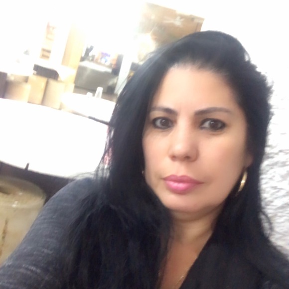 Profile Picture of Maricel Perez (@cubana1970) on Poshmark