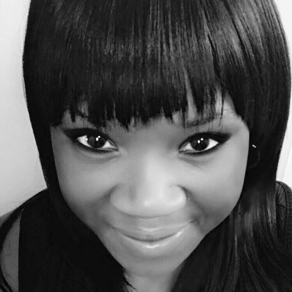 Profile Picture of Tee Deyamport (@alleyjazz) on Poshmark