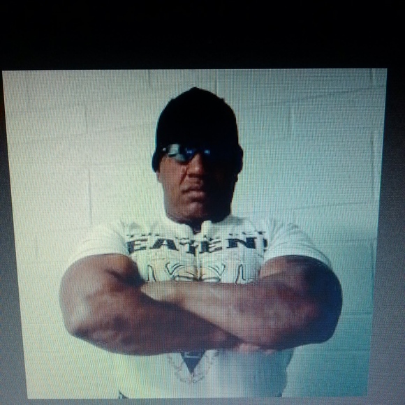 Profile Picture of Robert Fulton (@fulton51) on Poshmark