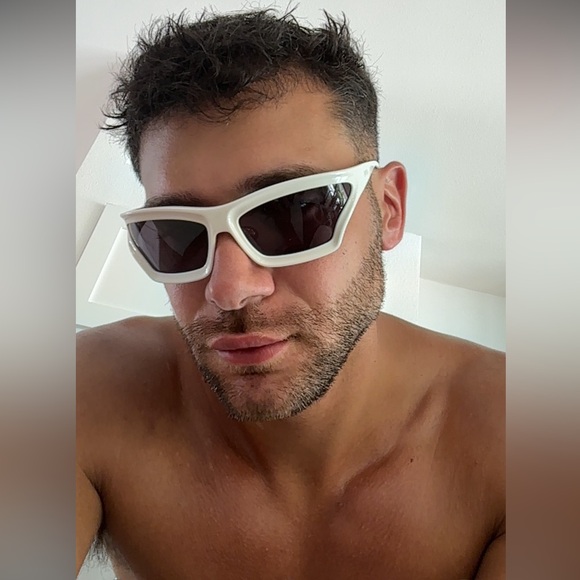 Profile Picture of Peter Khoury (@p_khoury) on Poshmark