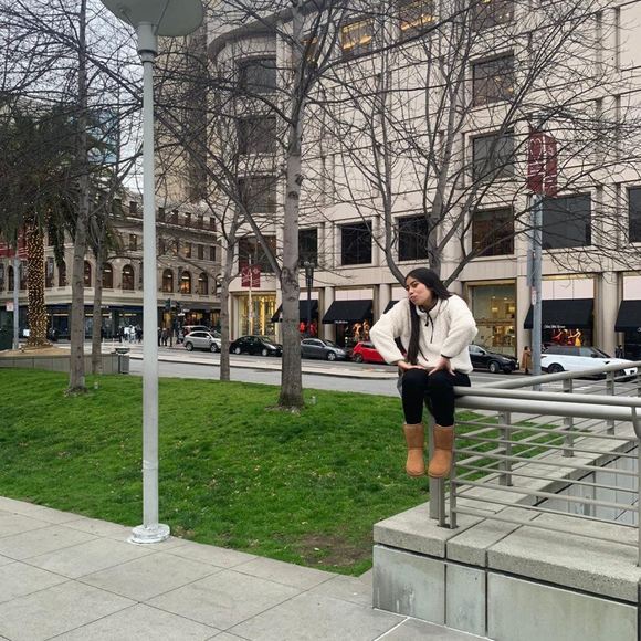 Profile Picture of Daniela Valadez (@danielavalad564) on Poshmark