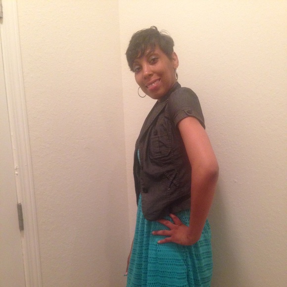 Profile Picture of Robin Marshall (@rlmarsh21) on Poshmark