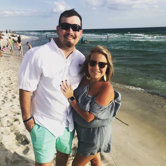 Profile Picture of Leah Weigart (@leahweigart) on Poshmark
