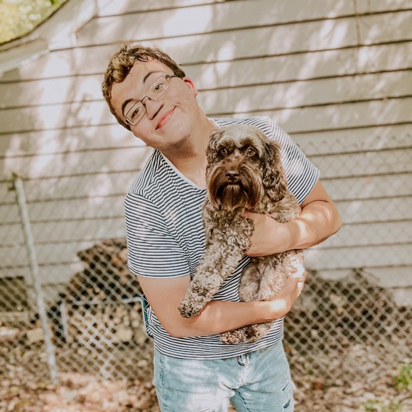 Profile Picture of Dylan Olson (@cowboyboots587) on Poshmark