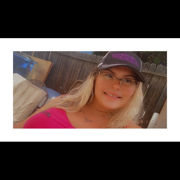 Profile Picture of Maria Condray (@maria_condray) on Poshmark