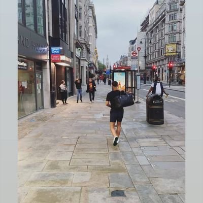 Profile Picture of Aaron'Vinny (@AaronVinnyLewis) on Twitter