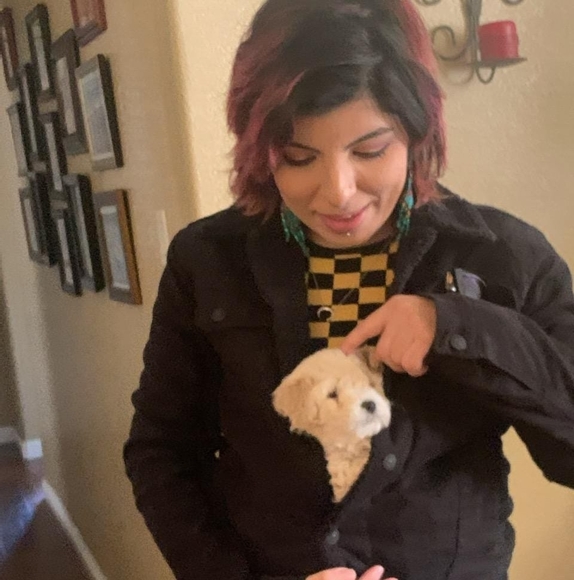 Profile Picture of Daniella Alvarez (@danialvarez408) on Poshmark