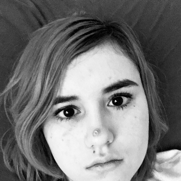 Profile Picture of Camille Sutton (@immacamie) on Poshmark