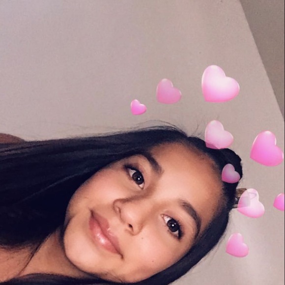 Profile Picture of Salma Benavides (@benavides_salma) on Poshmark
