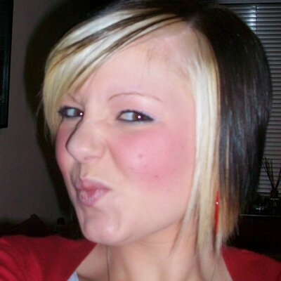 Profile Picture of Vikki Campbell (@VikkiHeadCandy) on Twitter