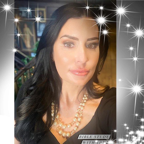 Profile Picture of Cassandra Thompson-hutchison (@cassandrat410) on Poshmark