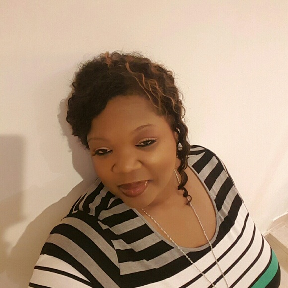 Profile Picture of Tamara Ammons (@spicyt22) on Poshmark