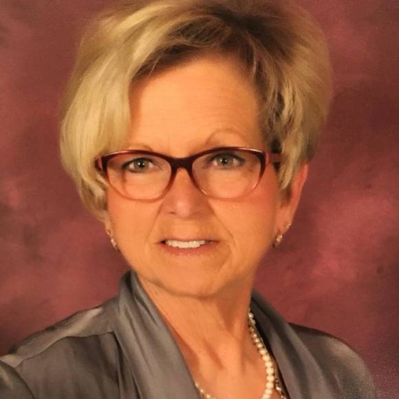 Profile Picture of Wendy Hudson (@davis8868) on Poshmark