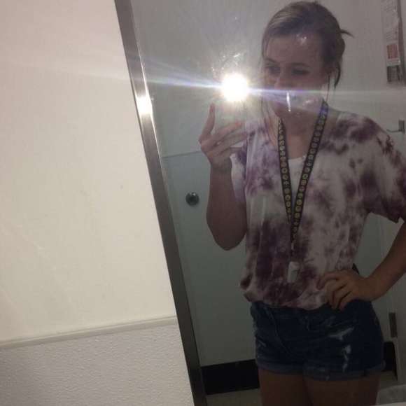 Profile Picture of Maddy Harney (@maddyharney) on Poshmark
