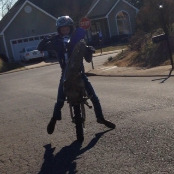 Profile Picture of Sam Malone (@sambomaloner) on Poshmark