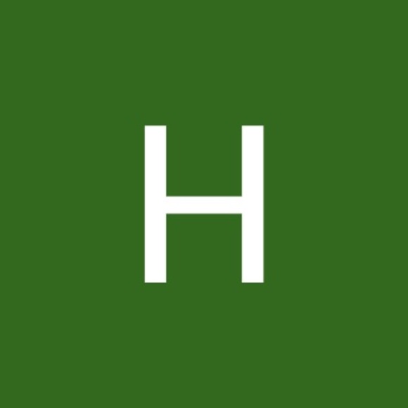 Profile Picture of Hadeal Al-hamdani (@alhamdanihadeal) on Poshmark