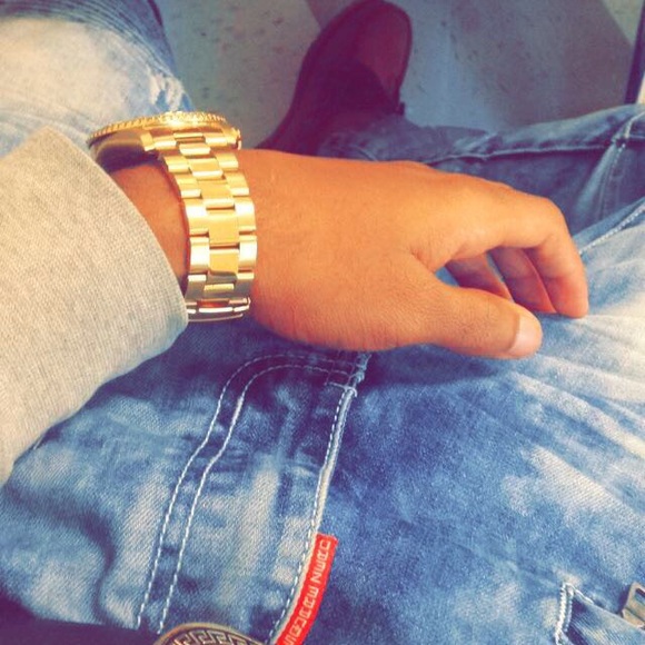 Profile Picture of Christian Lindsay (@chris1423) on Poshmark