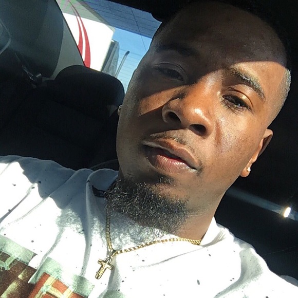 Profile Picture of Theotrice Mitchell (@theom95) on Poshmark