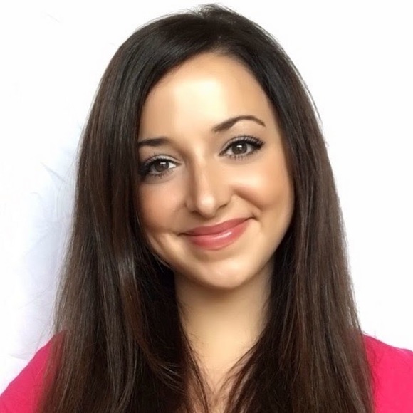 Profile Picture of Michelle Magrum (@mmagrum) on Poshmark