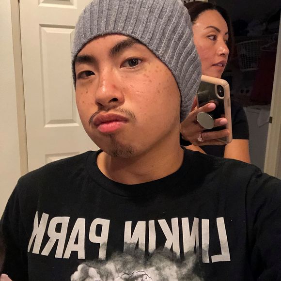 Profile Picture of Kevin Travis (@kevintraviss) on Poshmark