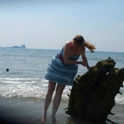 Profile Picture of Julia Freimuth (@melonbug) on Twitter