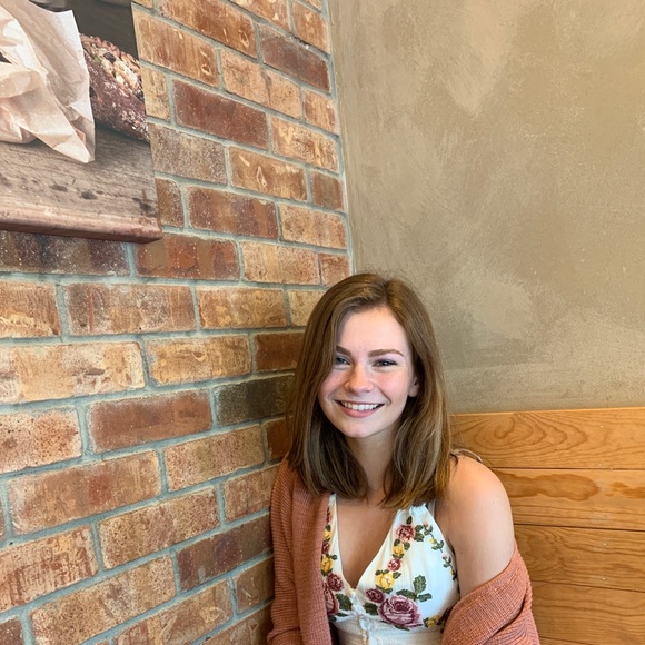 Profile Picture of Catherine Stagner (@cathscloset468) on Poshmark