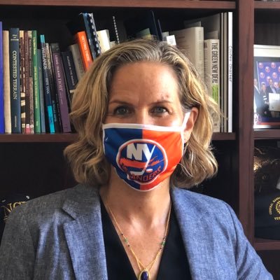 Profile Picture of Laura Curran (@NassauExecutive) on Twitter