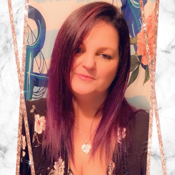 Profile Picture of Kathy Schoger (@kschoger) on Poshmark