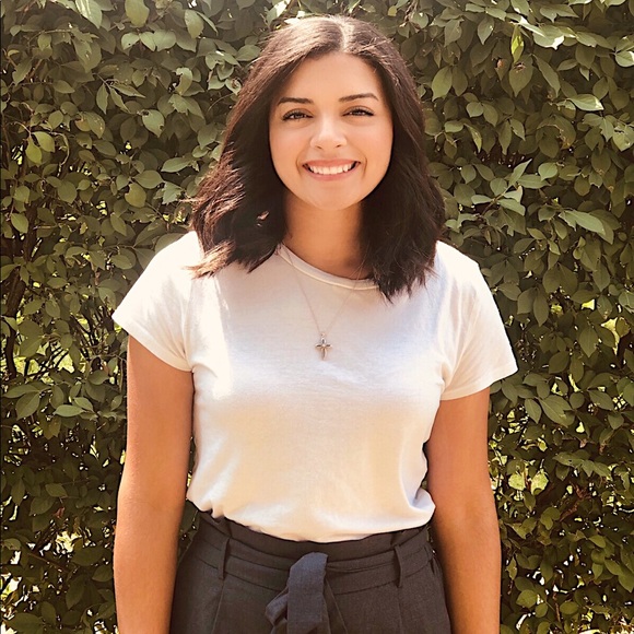 Profile Picture of Alexa Rodriguez (@alexamariar) on Poshmark