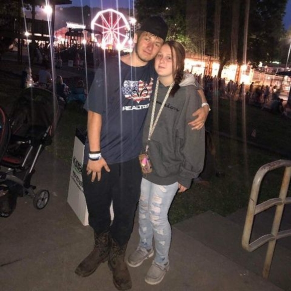 Destiny Lenarz - Poshmark Profile Picture of Destiny Lenarz (@destinylenarz02) on Poshmark