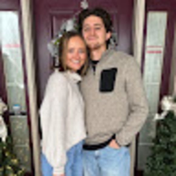 Profile Picture of Katelyn Bowling (@kkategabi22) on Poshmark
