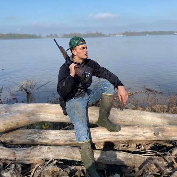 Profile Picture of Dylan Kliebert (@dylan_kliebert) on Poshmark