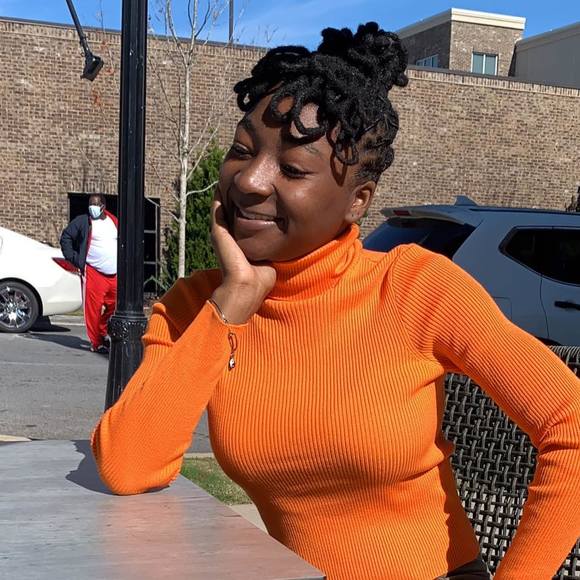 Profile Picture of Dorian Wallace (@dorian_wallace) on Poshmark