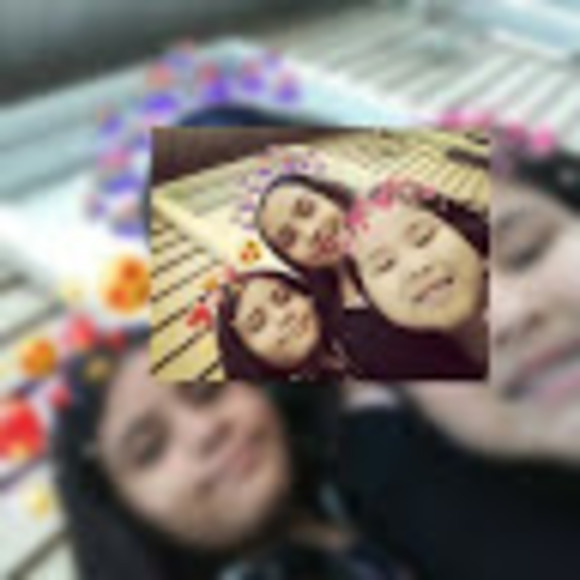 Lesly Flores - Poshmark Profile Picture of Lesly Flores (@leslyflo2929) on Poshmark