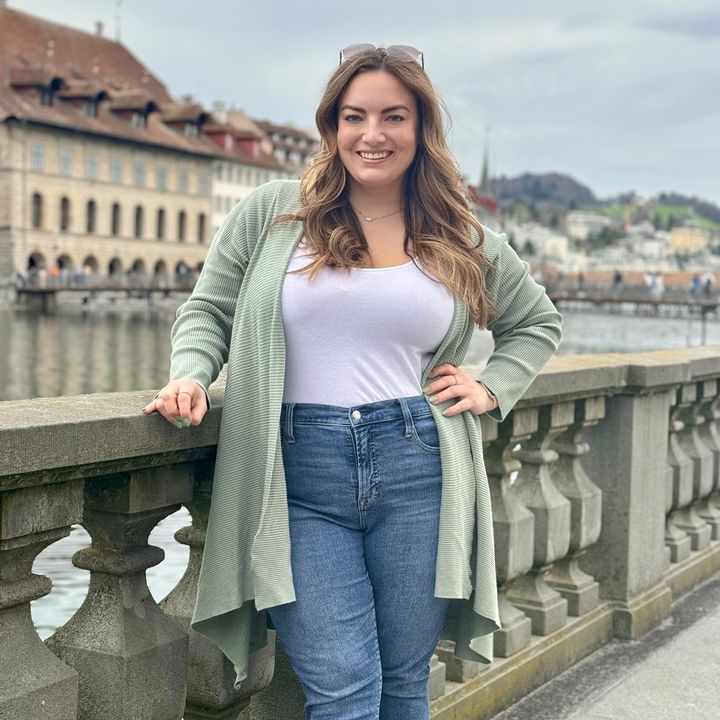 Profile Picture of Alex Sigman (@bisousbabs) on Tiktok