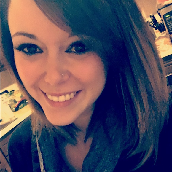 Profile Picture of Megan Petrusek (@mpetrusek10) on Poshmark