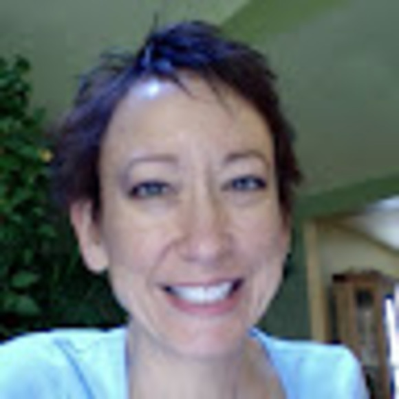 Profile Picture of Pamela Mackowski (@pmackowski) on Poshmark