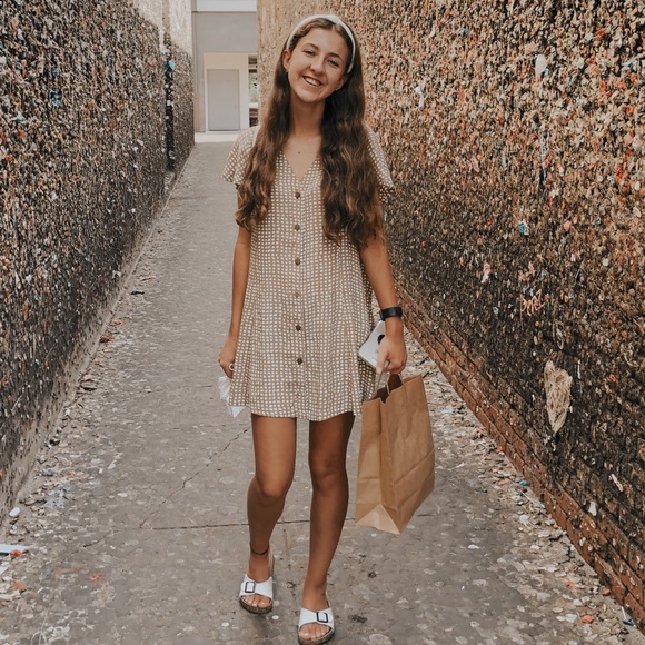 Profile Picture of Erin Werkmeister (@erinwerkmeister) on Poshmark