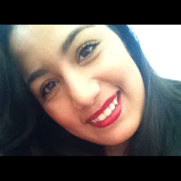 Profile Picture of Lizeth Solis (@liz7710) on Poshmark