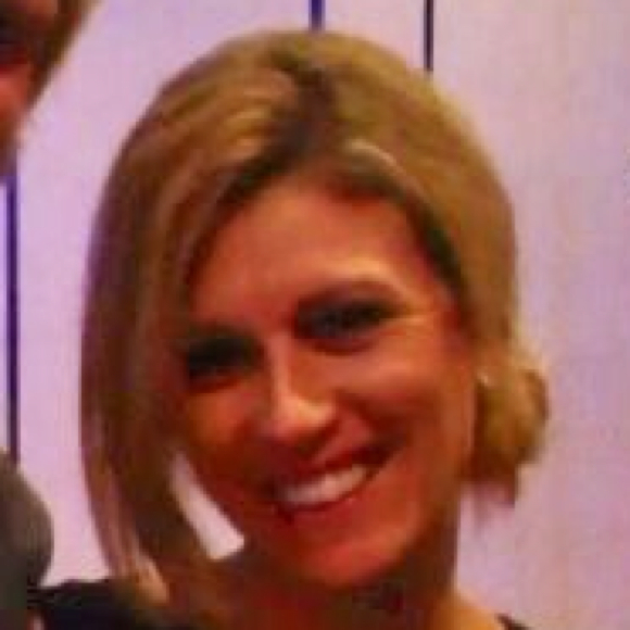 Profile Picture of Kate Arnold (@katearnold) on Poshmark